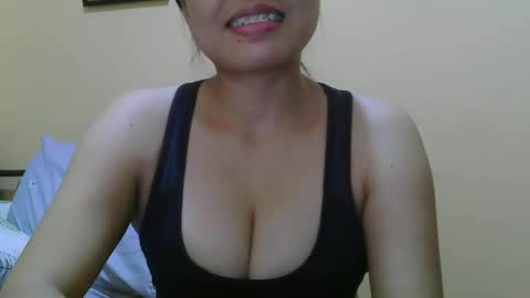 Snapshot of wildcamille chatting on February 15, 2025, 5:19 am camille online show from February 15, 2025, 5:19 am