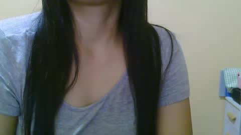 Snapshot of wildcamille chatting on February 20, 2025, 2:18 am camille online show from February 20, 2025, 2:18 am