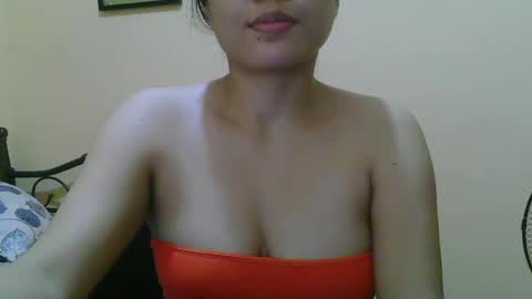 Snapshot of wildcamille chatting on February 25, 2025, 1:50 pm camille online show from February 25, 2025, 1:50 pm