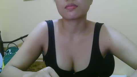 Snapshot of wildcamille chatting on February 28, 2025, 2:53 am camille online show from February 28, 2025, 2:53 am