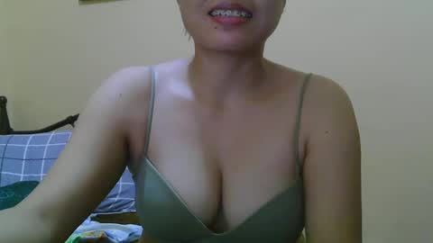 Snapshot of wildcamille chatting on March 2, 2025, 2:30 am camille online show from March 2, 2025, 2:30 am