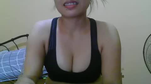 Snapshot of wildcamille chatting on March 12, 2025, 7:02 am camille online show from March 12, 2025, 7:02 am