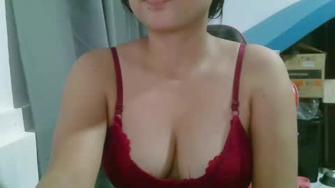 Snapshot of wildcamille chatting on November 15, 2025, 11:32 pm camille online show from November 15, 2025, 11:32 pm