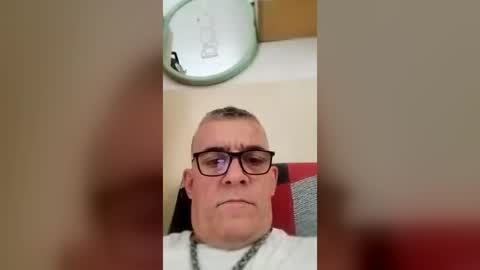 Snapshot of wildeglide chatting on June 26, 2026, 9:57 am wildeglide online show from June 26, 2026, 9:57 am