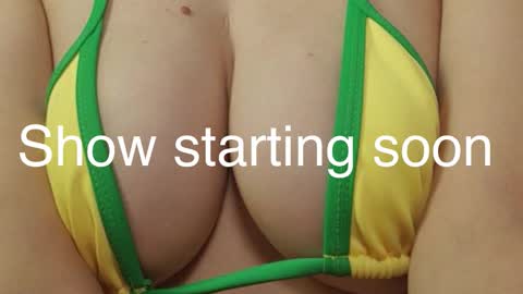 Snapshot of wildfairiesheaven chatting on December 1, 2025, 11:54 pm OF JunoHoly online show from December 1, 2025, 11:54 pm