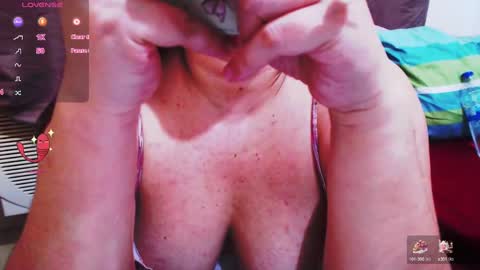 Snapshot of wildhotasianx chatting on December 19, 2024, 7:40 am wildhotasianx online show from December 19, 2024, 7:40 am