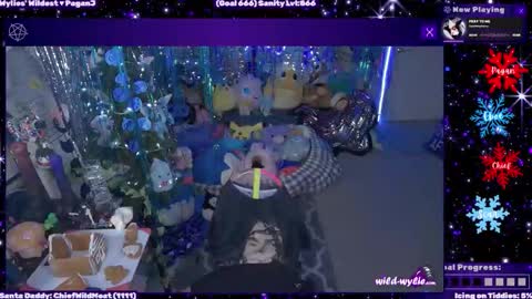 Snapshot of wildwylie chatting on December 18, 2025, 3:12 am Wylie Wanderlust online show from December 18, 2025, 3:12 am