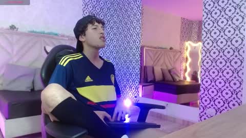 Snapshot of will_tay1 chatting on April 7, 2026, 2:45 am WILL online show from April 7, 2026, 2:45 am