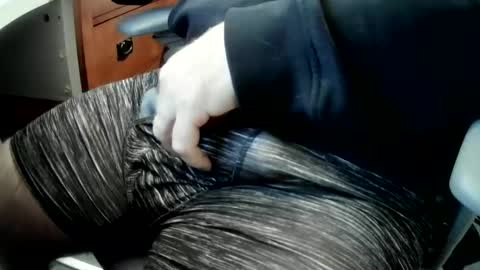 Will online show from November 9, 2025, 11:30 am