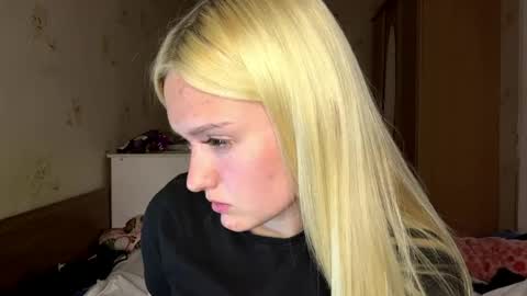 Snapshot of willettealfiero chatting on May 17, 2026, 6:04 pm Sophia online show from May 17, 2026, 6:04 pm