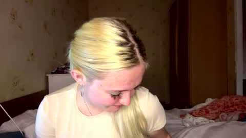 Snapshot of willettealfiero chatting on May 19, 2026, 3:40 pm Sophia online show from May 19, 2026, 3:40 pm