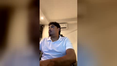 Snapshot of william_david chatting on December 16, 2025, 9:20 pm william david online show from December 16, 2025, 9:20 pm