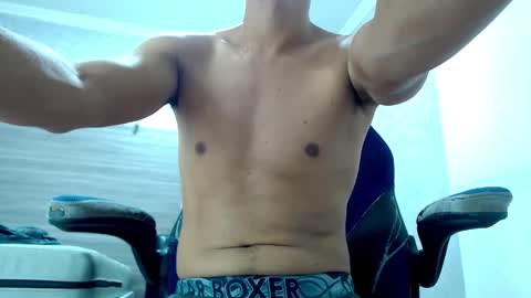 Wiltom online show from November 22, 2025, 4:11 am