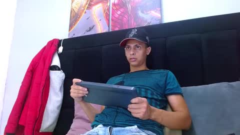 Wiltom online show from December 15, 2025, 7:51 pm