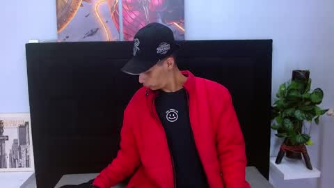 Wiltom online show from December 16, 2025, 7:19 pm