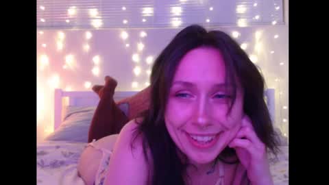 Snapshot of wingardiumleveveosa chatting on January 30, 2025, 3:22 am Eevie online show from January 30, 2025, 3:22 am