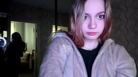 Snapshot of winifredfeuerstein chatting on May 16, 2026, 5:26 am Alya online show from May 16, 2026, 5:26 am