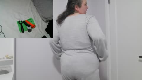 Snapshot of winnieatplay chatting on March 28, 2026, 5:40 am Winnie online show from March 28, 2026, 5:40 am