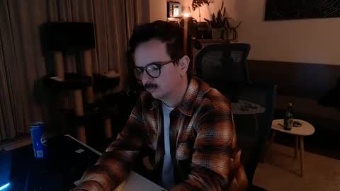 cream36 online show from February 17, 2025, 6:15 pm