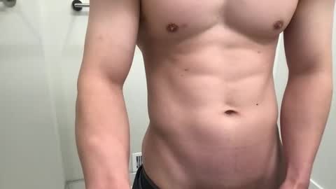 Snapshot of winsome_naked_gentleman chatting on December 13, 2024, 2:21 am WInsome online show from December 13, 2024, 2:21 am