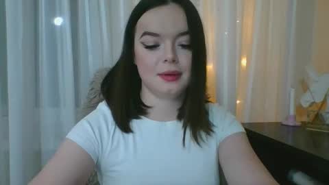 Snapshot of winter__white_rose chatting on February 7, 2026, 6:55 pm Emma online show from February 7, 2026, 6:55 pm