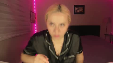 Snapshot of winter_miracle chatting on January 15, 2026, 1:16 pm Winter Miracle online show from January 15, 2026, 1:16 pm