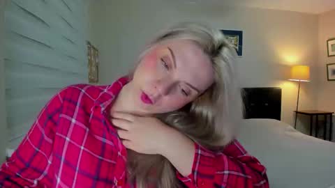 Snapshot of winter_miracle chatting on February 23, 2026, 6:33 am Winter Miracle online show from February 23, 2026, 6:33 am