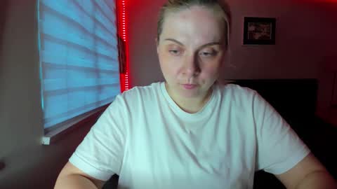 Snapshot of winter_miracle chatting on March 4, 2026, 4:13 pm Winter Miracle online show from March 4, 2026, 4:13 pm