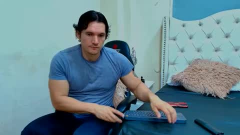 Snapshot of wiston_cox chatting on February 24, 2026, 12:47 pm Wiston online show from February 24, 2026, 12:47 pm