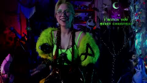 Snapshot of witch_fiona chatting on December 22, 2024, 8:14 pm Goddess of two strapons - Mr. long Don Mr. Pinky online show from December 22, 2024, 8:14 pm