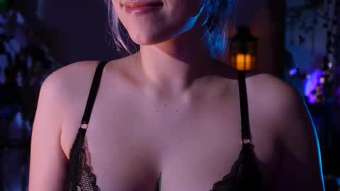 Snapshot of witch_fiona chatting on December 17, 2025, 8:04 pm Goddess of two strapons - Mr. long Don Mr. Pinky online show from December 17, 2025, 8:04 pm