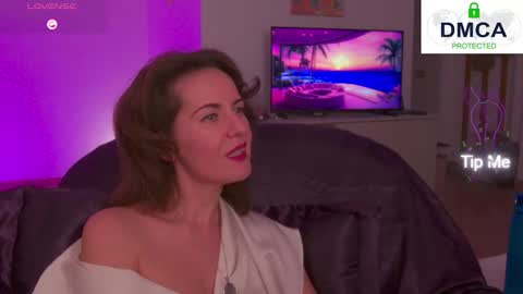 Witch in Silk online show from September 18, 2025, 5:59 pm