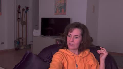 Witch in Silk online show from October 16, 2025, 10:33 pm