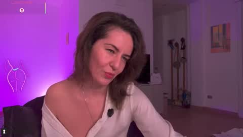 Witch in Silk online show from November 12, 2025, 10:30 pm