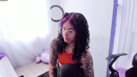Snapshot of witchofhearts chatting on January 30, 2025, 4:24 pm Luna Violeta A r t i s t online show from January 30, 2025, 4:24 pm