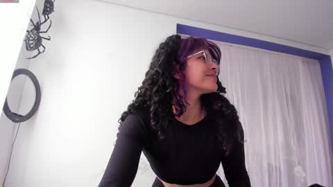 Snapshot of witchofhearts chatting on March 11, 2025, 8:53 pm Luna Violeta A r t i s t online show from March 11, 2025, 8:53 pm
