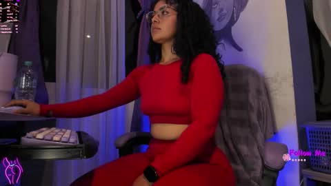     Luna Violeta  A r t i s t  online show from November 8, 2025, 4:12 am