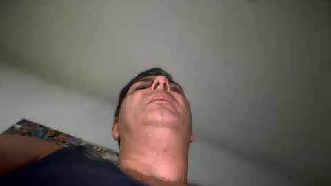 Snapshot of witebull83 chatting on December 5, 2024, 2:44 pm Witebull online show from December 5, 2024, 2:44 pm