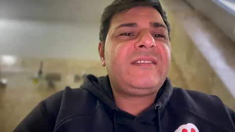 Snapshot of witebull83 chatting on December 8, 2024, 2:52 pm Witebull online show from December 8, 2024, 2:52 pm