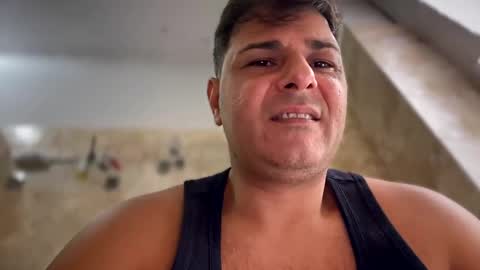 Snapshot of witebull83 chatting on December 10, 2024, 11:32 am Witebull online show from December 10, 2024, 11:32 am