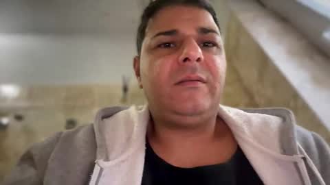 Snapshot of witebull83 chatting on December 26, 2024, 7:13 am Witebull online show from December 26, 2024, 7:13 am