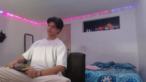 Snapshot of with_ken chatting on February 4, 2026, 5:02 am Ken online show from February 4, 2026, 5:02 am