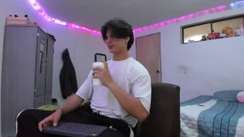 Snapshot of with_ken chatting on March 25, 2026, 3:45 am Ken online show from March 25, 2026, 3:45 am