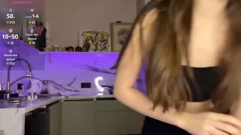 Isobelle online show from January 30, 2025, 7:18 am