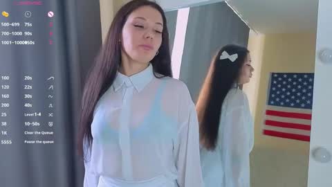 Eva  online show from May 1, 2026, 7:02 am
