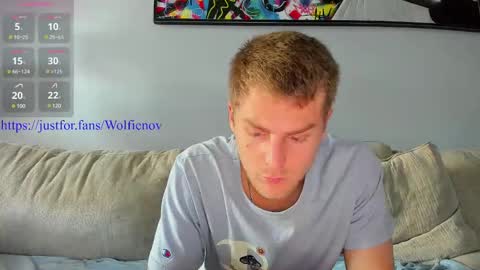 Snapshot of wolfiell chatting on December 17, 2024, 9:49 pm Wolfienov online show from December 17, 2024, 9:49 pm
