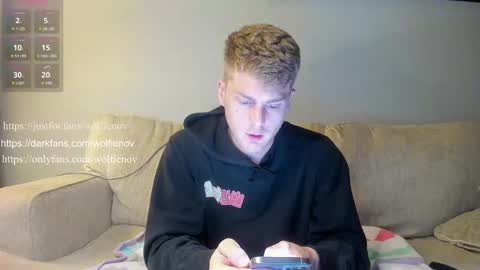 Snapshot of wolfiell chatting on February 2, 2025, 5:32 am Wolfienov online show from February 2, 2025, 5:32 am