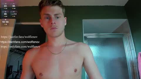 Snapshot of wolfiell chatting on February 9, 2025, 10:11 pm Wolfienov online show from February 9, 2025, 10:11 pm