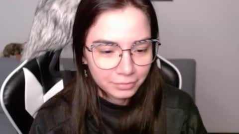 Snapshot of wolfs_daughter chatting on February 12, 2026, 2:06 am Alex online show from February 12, 2026, 2:06 am