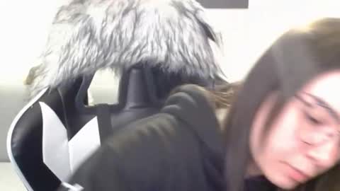 Snapshot of wolfs_daughter chatting on February 27, 2026, 1:05 am Alex online show from February 27, 2026, 1:05 am